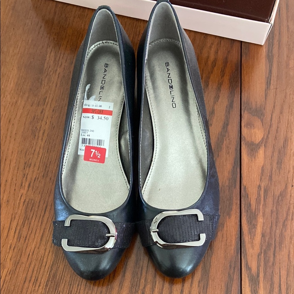 Bandolino Black Wedge Classic Ballet Style